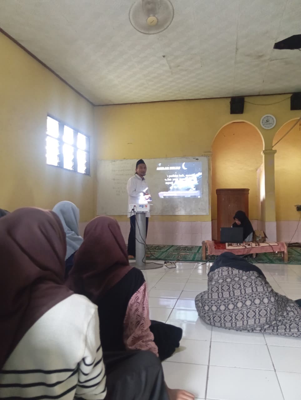 Smartren Hari Kedua: Belajar Akhlak, Berkarya Kaligrafi, dan Kultum Inspiratif &ndash; gambar 3