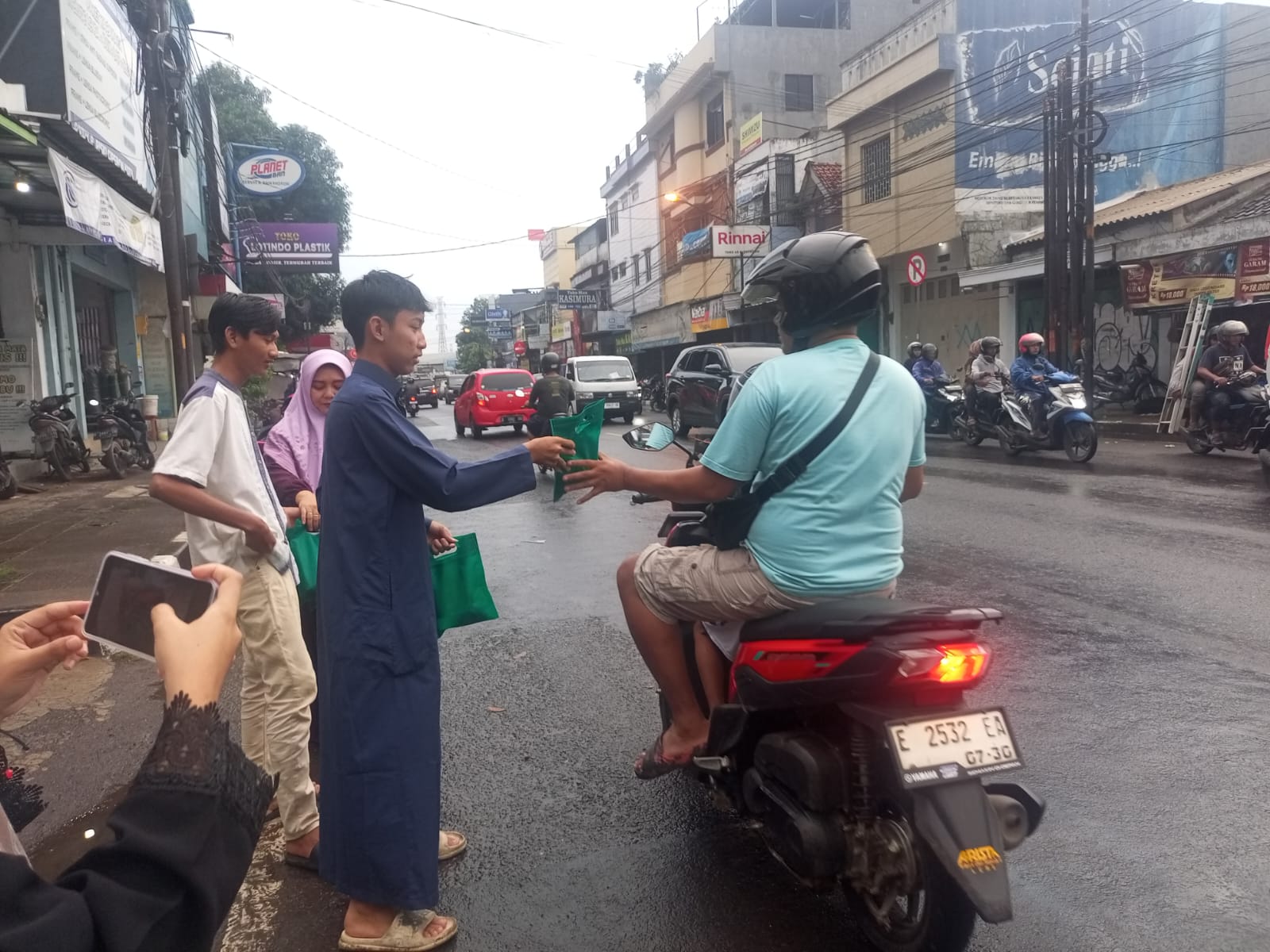 Buka Bersama Yayasan Salafiyah Cirebon Pererat Kebersamaan di Bulan Ramadhan &ndash; gambar 4