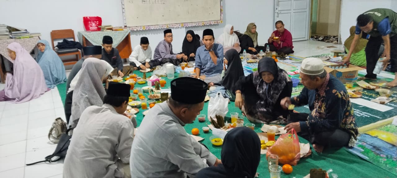 Buka Bersama Yayasan Salafiyah Cirebon Pererat Kebersamaan di Bulan Ramadhan &ndash; gambar 5